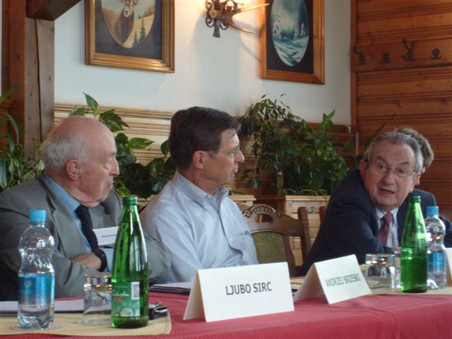 Andrzej Brzeski, John Moore and Jan Winiecki.JPG